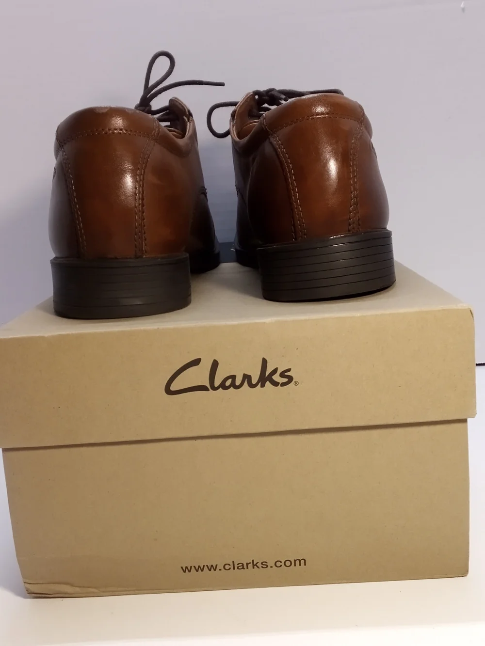 Clarks tan brown